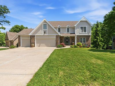 925 NW Bent Tree Dr, Lee's Summit, MO, 64081