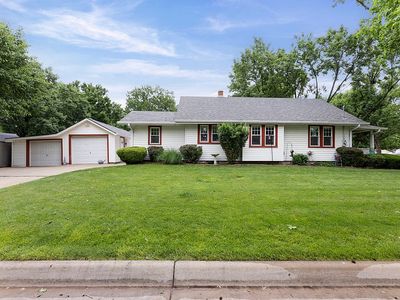 923 W 6th St, Ottawa, KS, 66067