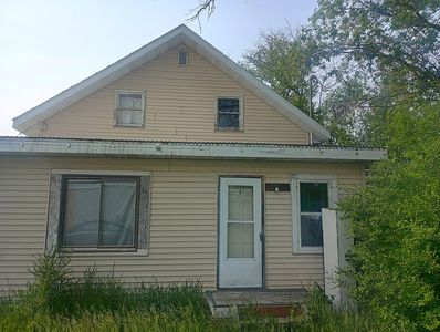 1002 Delano Ave, Walhalla, ND, 58282