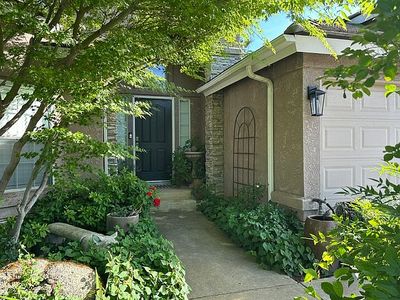 2955 E Pryor Dr, Fresno, CA, 93720