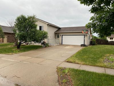 5604 S Sundowner Ave, Sioux Falls, SD, 57106