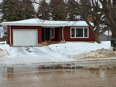 305 S Main St, Drayton, ND, 58225