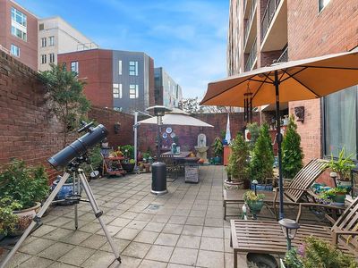 2555 Pennsylvania Ave NW, Washington, DC, 20037