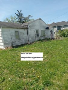 412 E Main St, Hartford City, IN, 47348