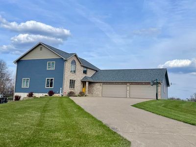 709 Branden Hills Dr, Clinton, IA, 52732