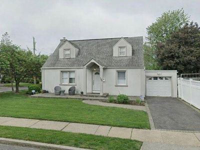 740 Arthur St, West Hempstead, NY, 11552