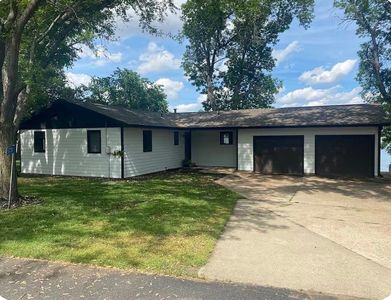 5731 S Shore Dr, Chester, SD, 57016