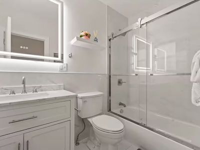 32 Centre St, Milton, MA, 02186