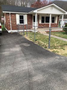 312 Brown Bottom Ln, Cedar Bluff, VA, 24609