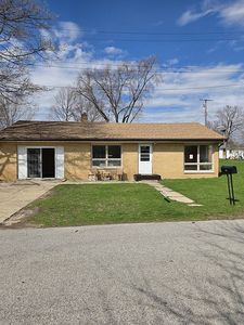 108 W Pine St, Bourbon, IN, 46504