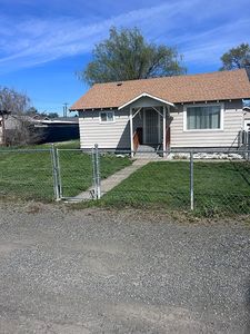 317 N Harding Ave, Wapato, WA, 98951