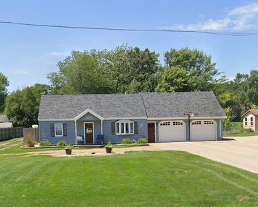 303 Prairie Ave SW, De Smet, SD, 57231