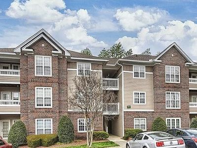 9811 Campus Walk Ln, Charlotte, NC, 28262