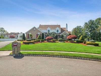 6 Bray Hollow Ct, Freehold Township, NJ, 07728