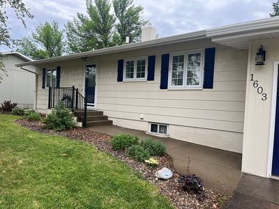 1603 Hilltop Dr, Pierre, SD, 57501