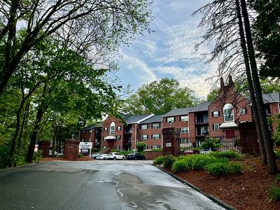 1 Louisburg Square, Nashua, NH, 03060