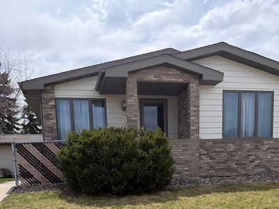 706 10th Ave SE, Minot, ND, 58701