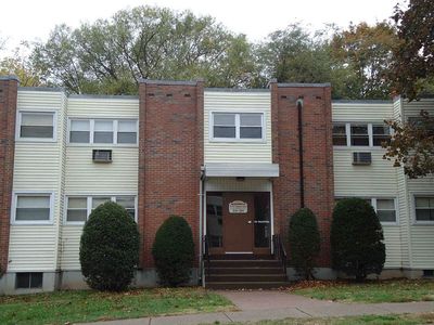 9 Thompson Rd, Manchester, CT, 06040