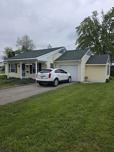 734 Lakeview Dr, Lake Odessa, MI, 48849