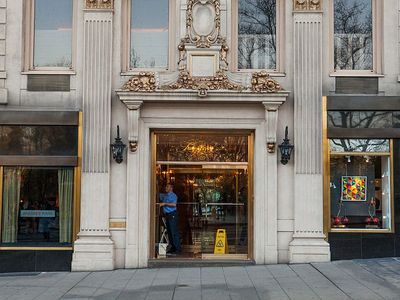 100 Central Park S, New York, NY, 10019