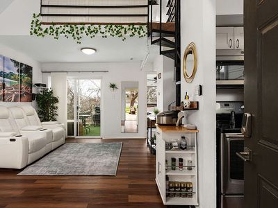 1514 Parker Ln, Austin, TX, 78741