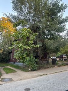 2353 E 74th St, Cleveland, OH, 44104
