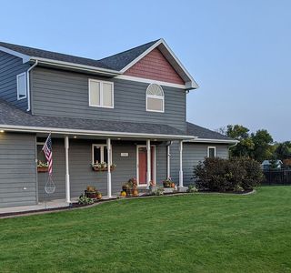 1702 Island Park Dr, Jamestown, ND, 58401