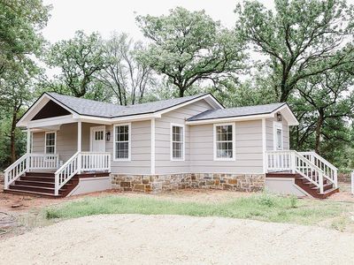 5871 Tokio Rd, West, TX, 76691