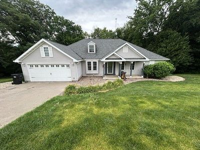 2106 Skylane Dr, Muscatine, IA, 52761