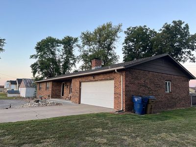 211 S Commercial Ave, Sedgwick, KS, 67135