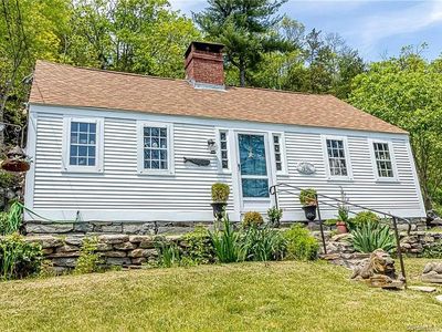 12 Mediterranean Ln, Norwich, CT, 06360
