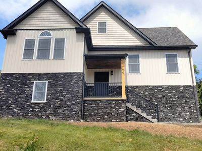 400 Sycamore Dr, Bridgeport, WV, 26330