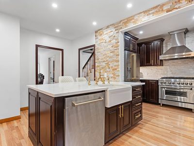 21 Parker St, Boston, MA, 02129