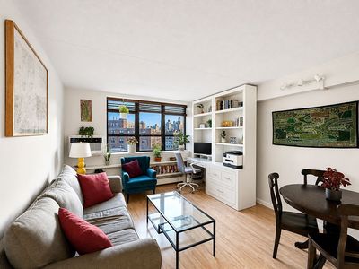 300 Cathedral Pkwy, New York, NY, 10026