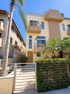 13440 Moorpark St, Los Angeles, CA, 91423