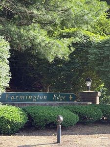 1 Cardinal Dr, Farmington, CT, 06032