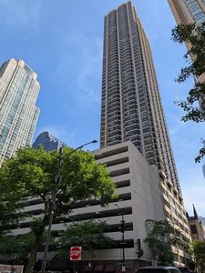 30 E Huron St, Chicago, IL, 60611