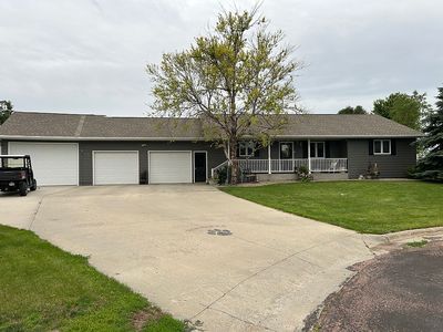 620 E 10th St, Platte, SD, 57369