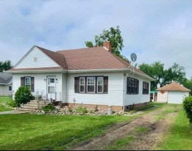 109 2nd Ave SW, Kulm, ND, 58456