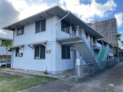 631 Hausten St, Honolulu, HI, 96826