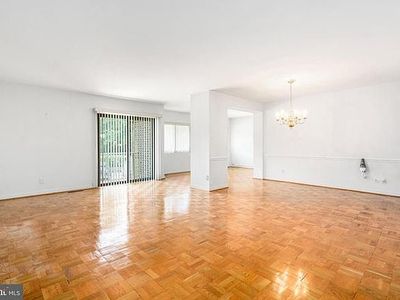 7 Stonehenge Cir, Pikesville, MD, 21208
