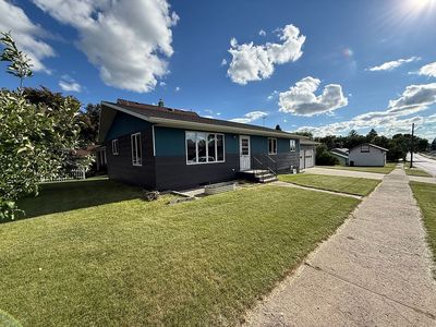 315 E Oak Ave, Linton, ND, 58552