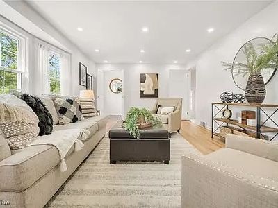 22875 Fairmount Blvd, Cleveland, OH, 44118