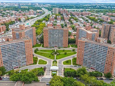 61-45 98th St, Rego Park, NY, 11374