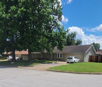 1624 E Swallow St, Springfield, MO, 65804