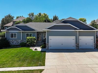 1905 River Bluff Dr, Brandon, SD, 57005