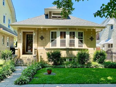 5832 N Nina Ave, Chicago, IL, 60631