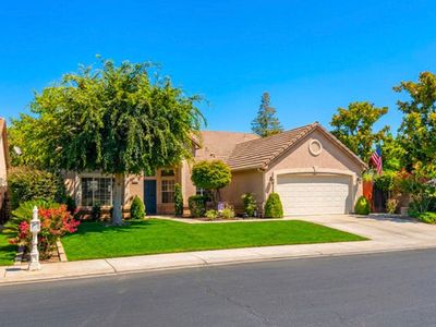 6100 N Stockdale Dr, Fresno, CA, 93722