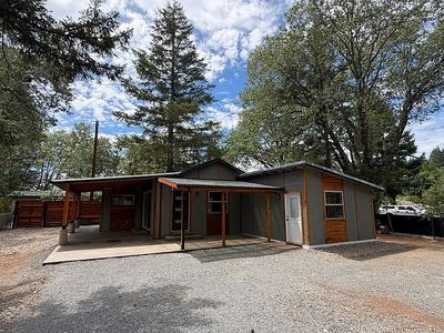 129 N Kerby Ave, Cave Junction, OR, 97523