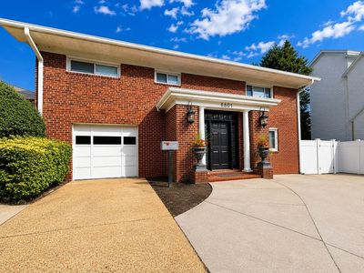 6801 Old Chesterbrook Rd, McLean, VA, 22101